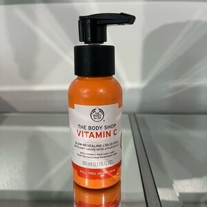 The body shop vitamin c glow revealing liquid peel